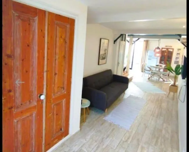 Cozy House In Center
